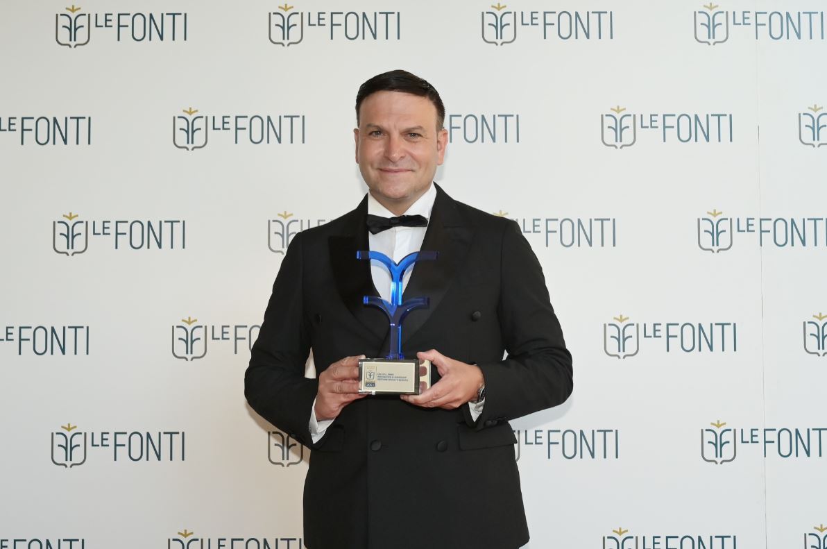 A Massimo Romagnoli (Progresso APM Consulting) Award come CEO dell’Anno Innovazione&Leadership Gestione Progetti Europei