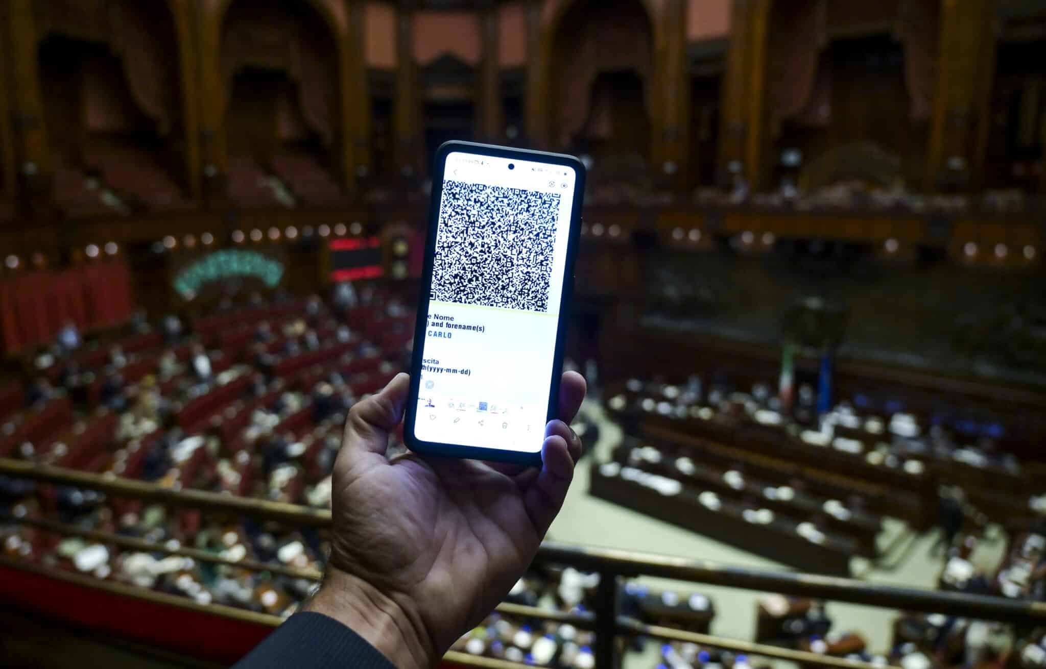 Green pass in Parlamento, il costituzionalista Politi: “Ricorsi sono destinati ad essere rigettati”