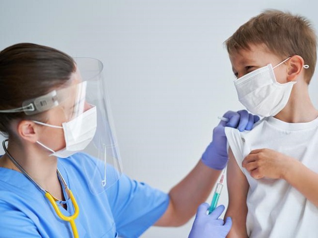 COVID | Parla l’esperto: “Il vaccino per chi ha meno di 12 anni arriverà entro la fine dell’anno”