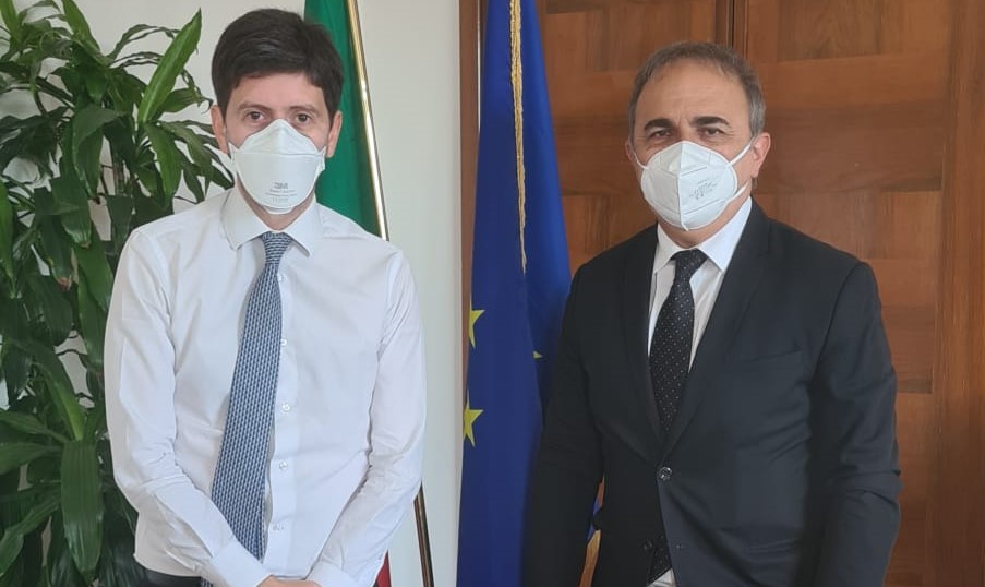 Green pass agli italiani all’estero vaccinati con qualsiasi vaccino, Merlo (MAIE): “Un altro obiettivo raggiunto”