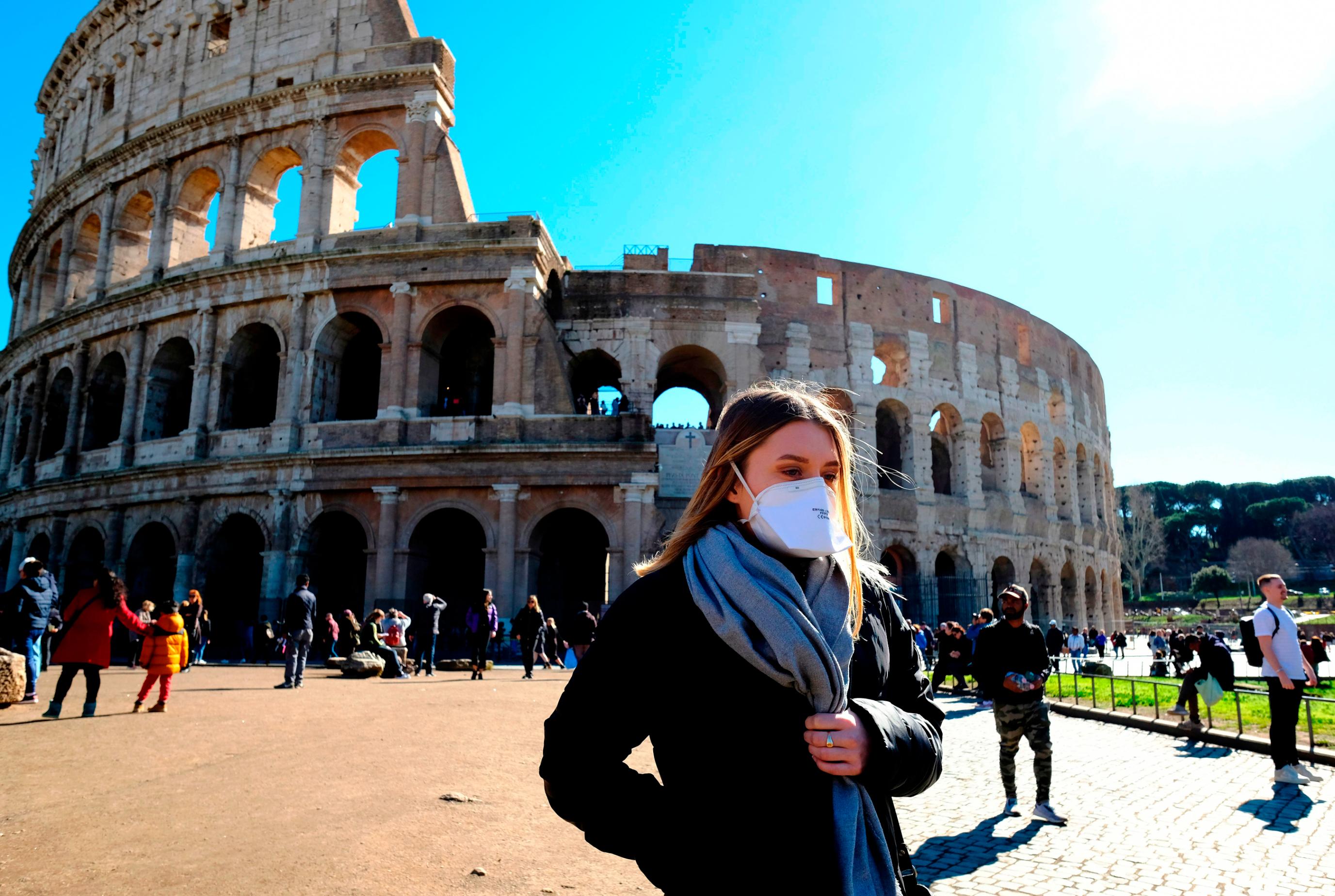 COVID | Guardiamo a Spagna e Regno Unito. Basta restrizioni