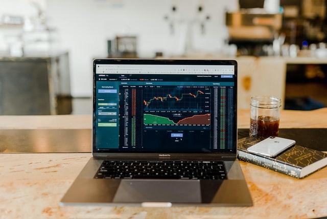 Trading online: ecco le migliori strategie di investimento secondo gli esperti