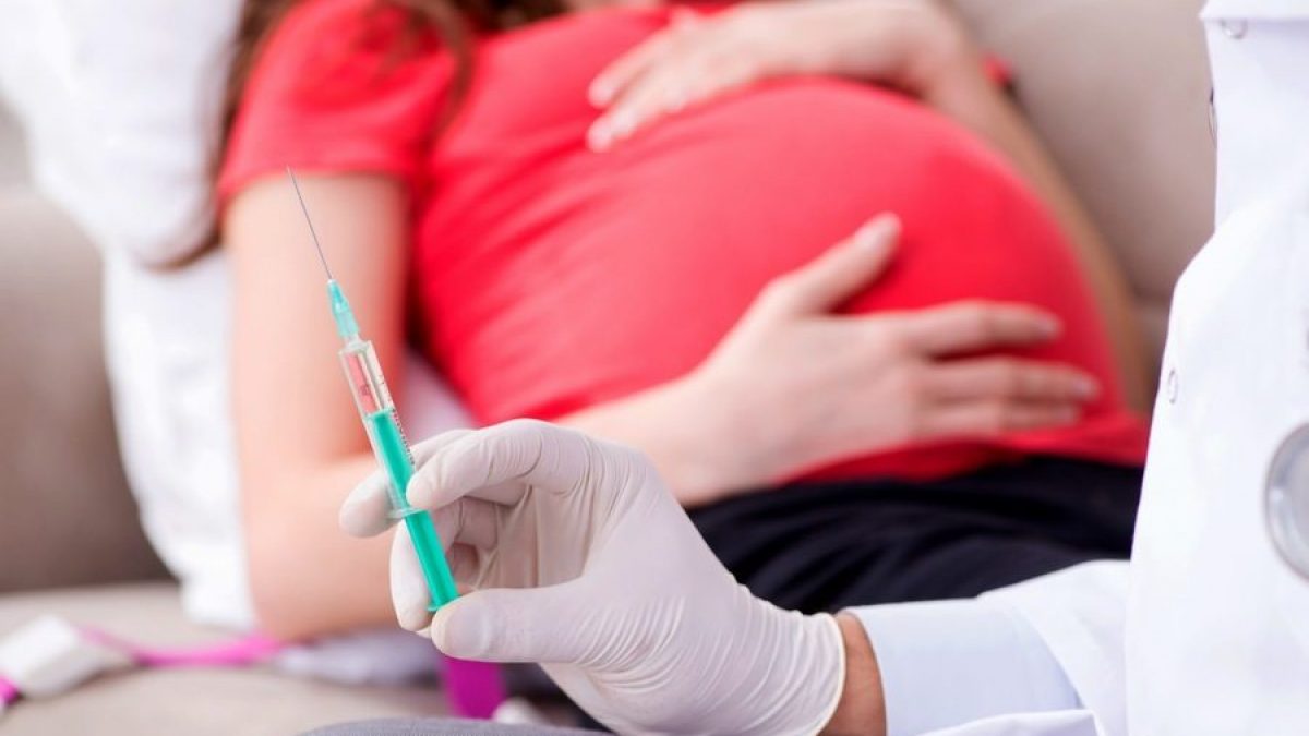 Vaccino in gravidanza immunizza mamma e bimbo