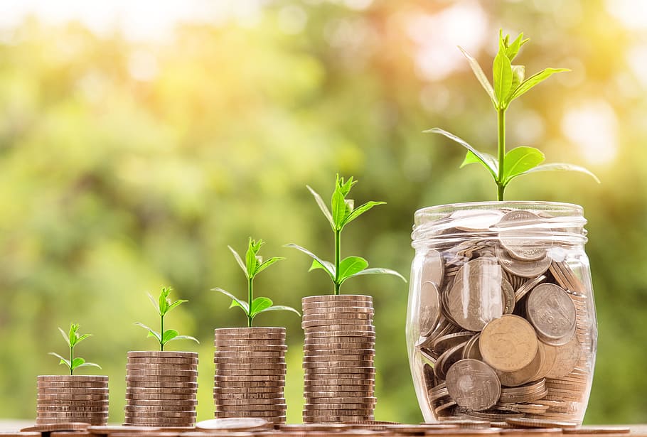 Italiani meno propensi a investire nel mattone. Boom per la finanza green