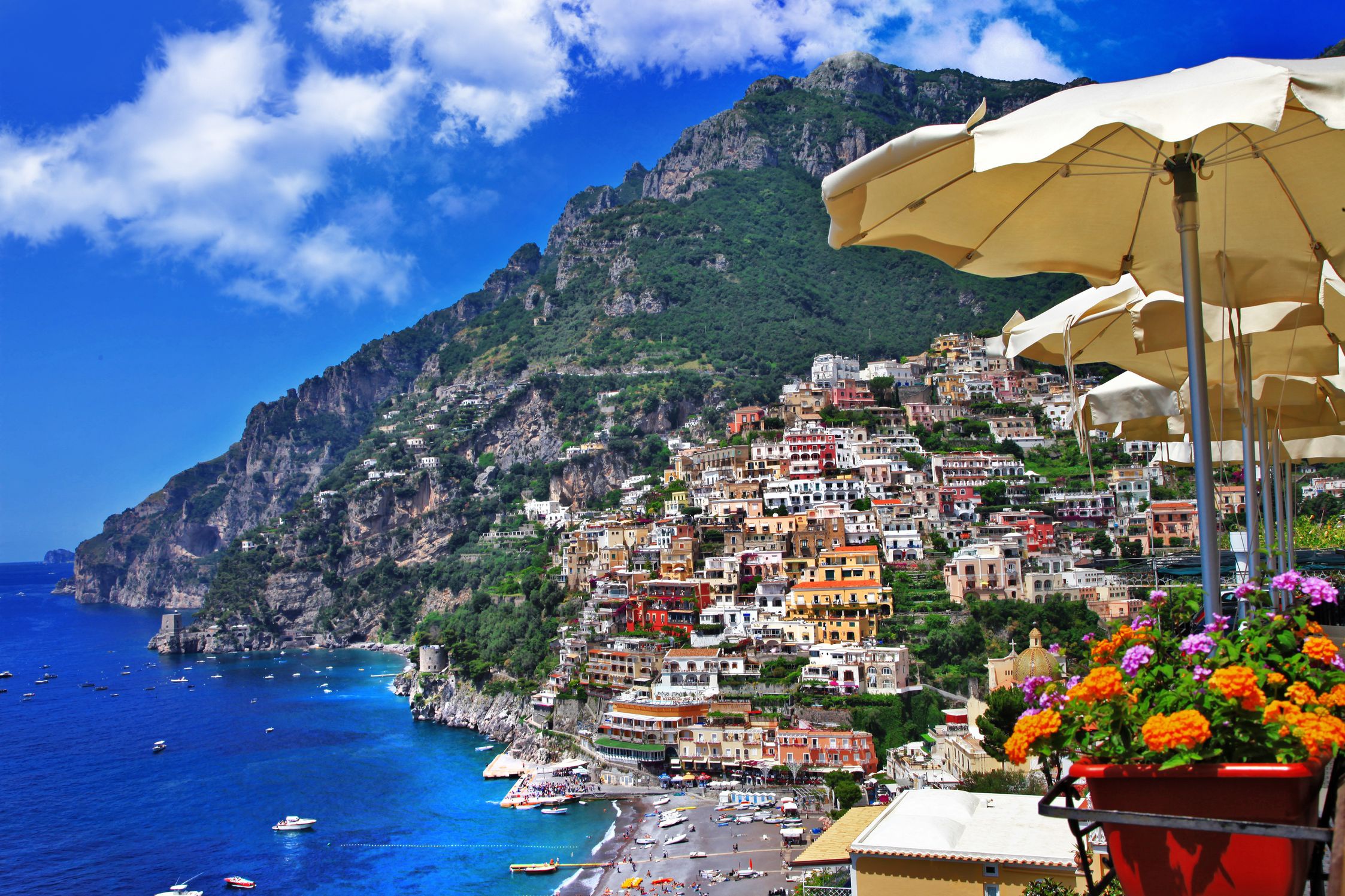 ESTATE 2022 | Sette italiani su dieci non temono il covid durante le prossime vacanze