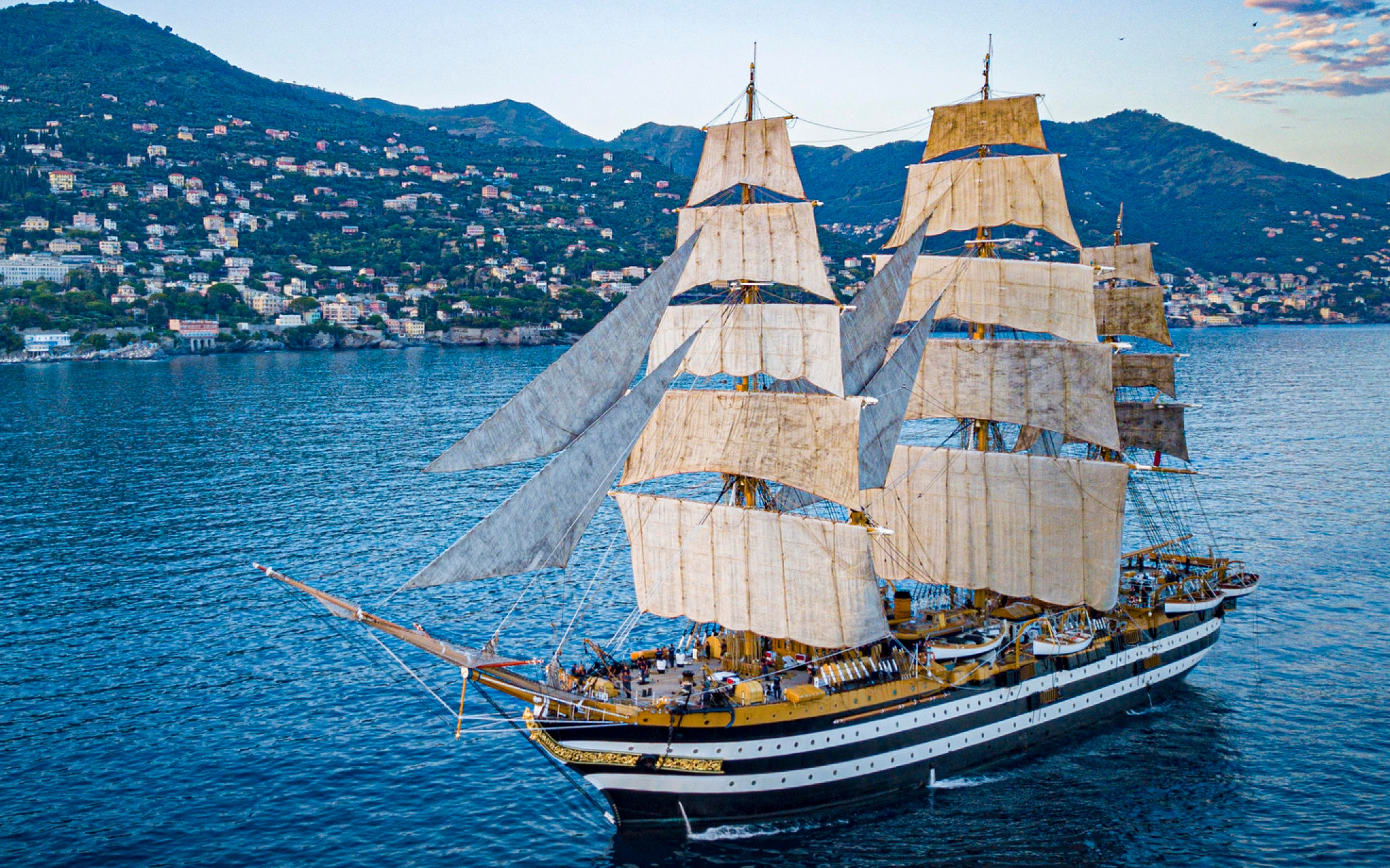 Nave scuola Amerigo Vespucci