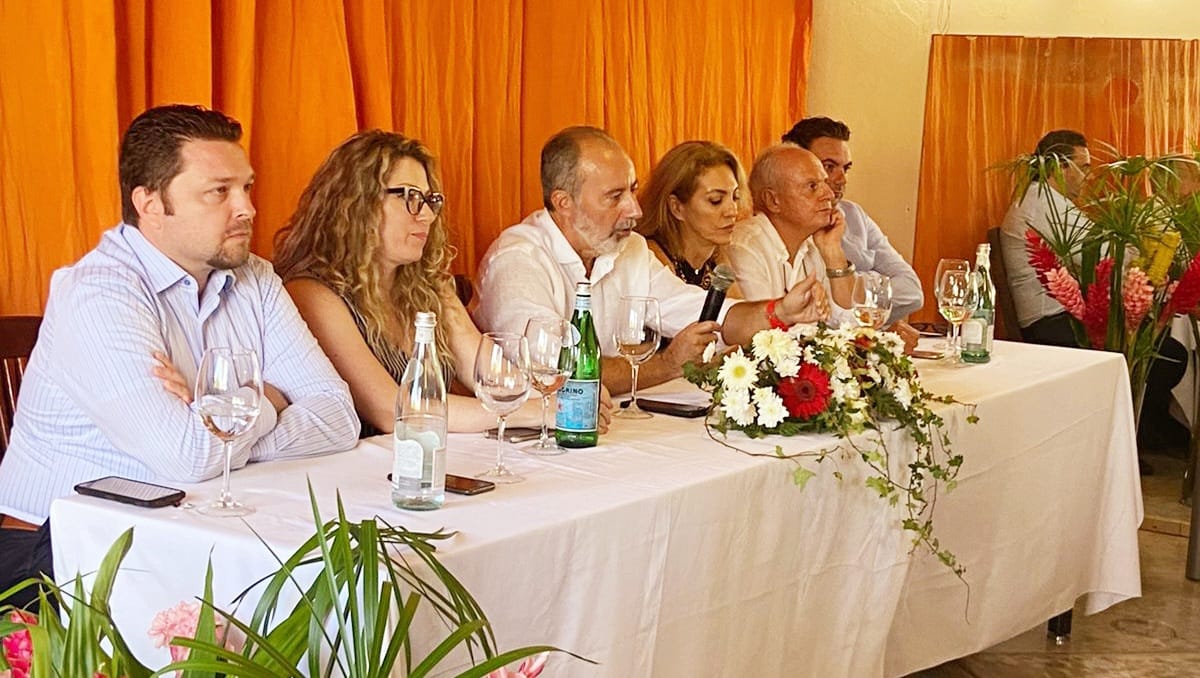 L'Ambasciatore d'Italia in Repubblica Dominicana, Stefano Queirolo Palmas, incontra - insieme al Comites di Santo Domingo - i connazionali che vivono a Las Terrenas