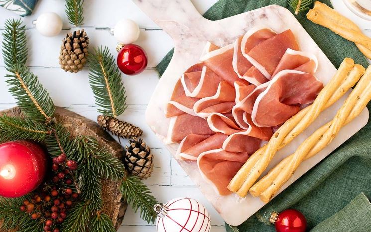 Carne e latte artificiali? Viva il prosciutto di Parma, viva il vero made in Italy