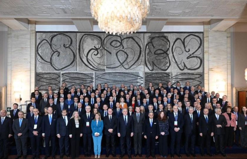 Tajani con gli Ambasciatori