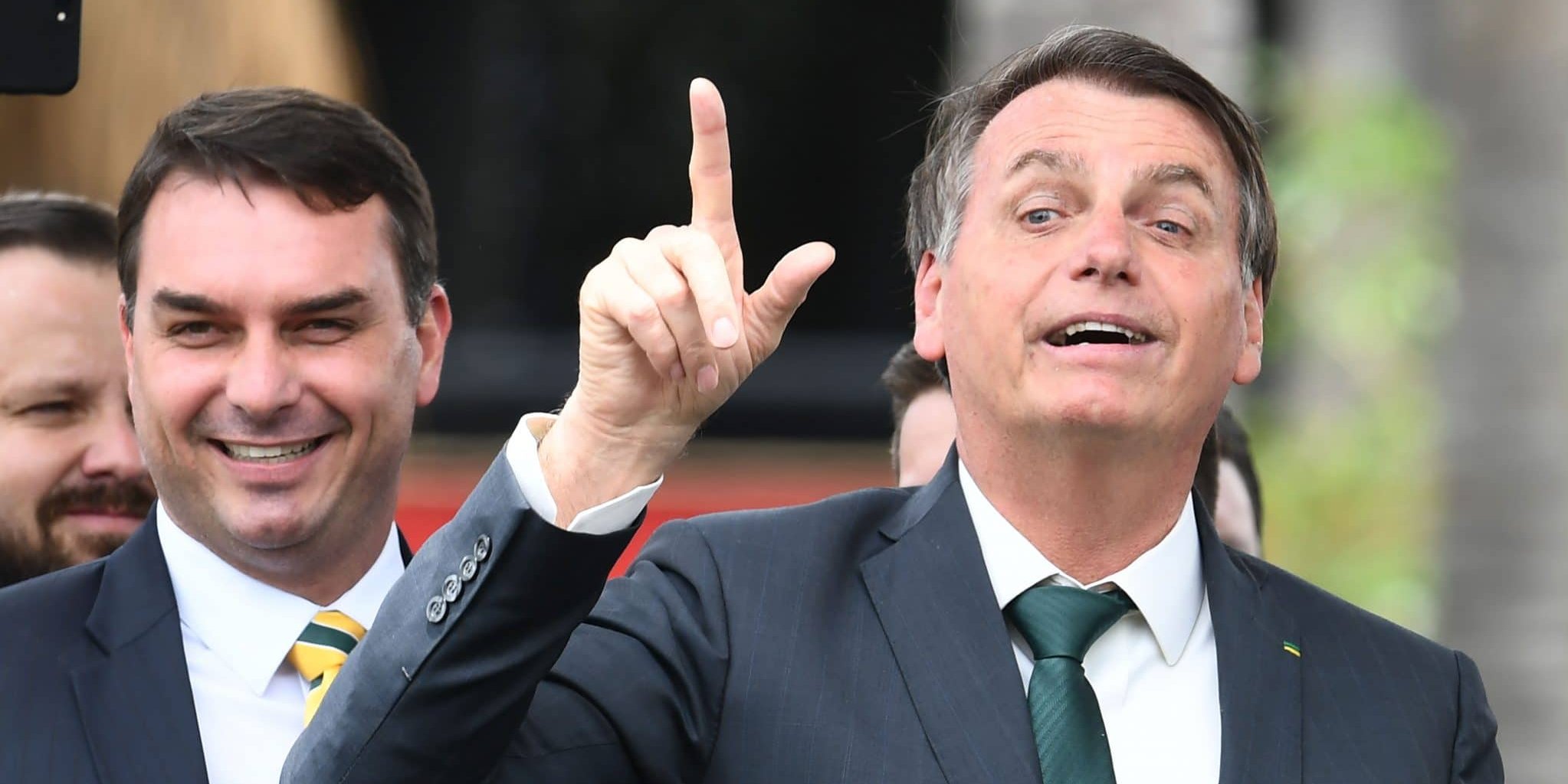 Bolsonaro con uno dei suoi figli