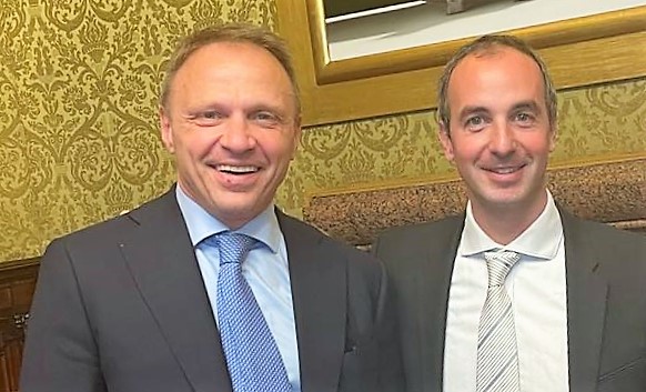 Mario Borghese, senatore MAIE, con il ministro Francesco Lollobrigida