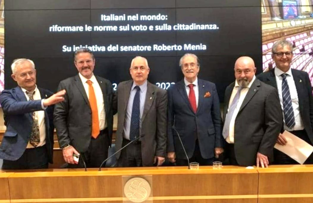 Nella foto alcuni consiglieri CGIE di centrodestra a margine di un convegno in Senato organizzato da Fdi sul voto all'estero