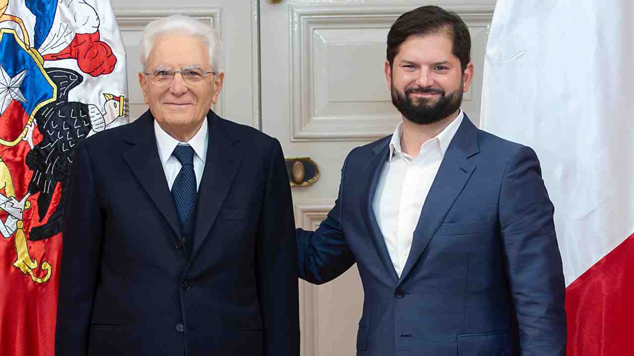 Il Presidente della Repubblica Sergio Mattarella al Palazzo della Moneda con il Presidente della Repubblica del Cile Gabriel Boric