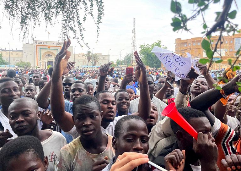 NIGER | M5S: “Governo riferisca su golpe"