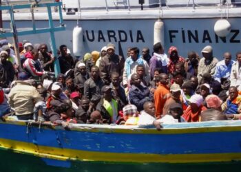 NON VOGLIAMO ESSERE IL CAMPO PROFUGHI D’EUROPA! | Migranti, l’Italia prenda in mano la situazione