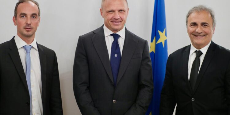 Ricardo Merlo, presidente MAIE, e Mario Borghese, senatore del Movimento Associativo Italiani all’Estero, hanno incontrato il ministro dell’Agricoltura Francesco Lollobrigida