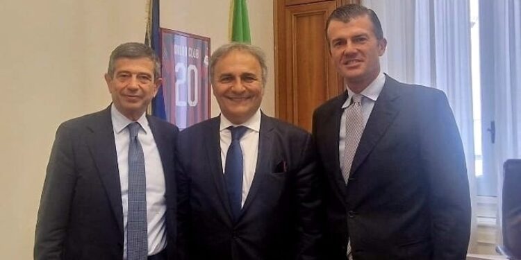 Al centro della foto il presidente del MAIE Ricardo Merlo, con l'On. Maurizio Lupi e il Sottosegretario agli Esteri Giorgio Silli