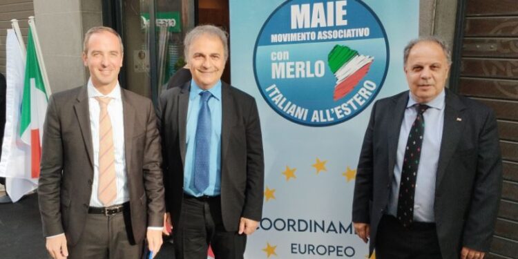 Congresso MAIE Europa a Bruxelles. Da sinistra nella foto, il Sen. Mario Borghese, il presidente del MAIE Ricardo Merlo, l'On. Franco Tirelli