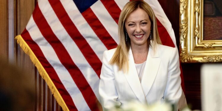 La Premier, Giorgia Meloni, durante l'incontro con i rappresentati del Congresso Usa e con lo speaker della Camera dei Rappresentanti Kevin Owen McCarthy, 27 luglio 2023. NPK ANSA / Filippo Attili - Ufficio stampa Palazzo Chigi