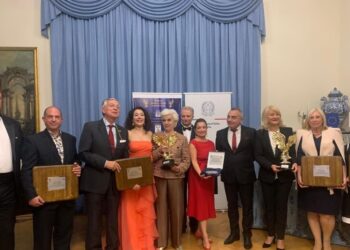 BULGARIA | Italiani all’estero, all’Ambasciatrice d’Italia Giuseppina Zarra il Premio Aquila d’Oro