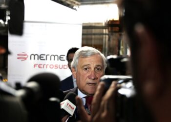 VIDEO | Contattati tutti i 18mila italiani che vivono in Israele. Tajani: “Alcuni connazionali sono già rientrati”