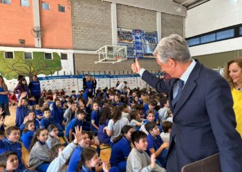 Luigi Maria Vignali in visita alla Dante Alighieri di Cordoba