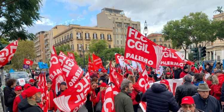 SINDACATI IN PIAZZA | Lo sciopero è un diritto, ma non quando ha motivazioni politiche