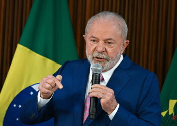 Brasile, militari in porti e aeroporti. Lula: “Toglieremo il potere alla criminalità organizzata”