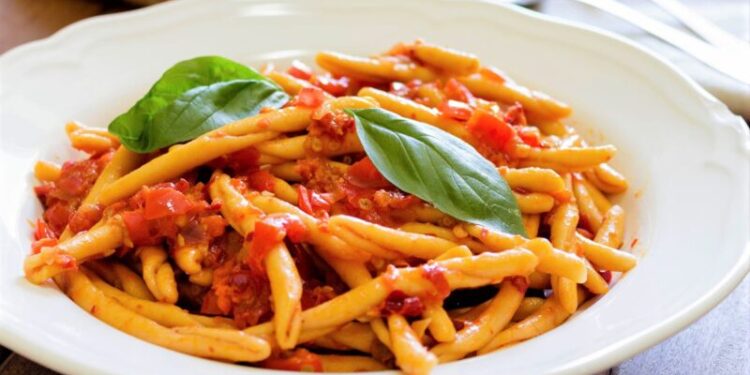 Maccarruni, piatto tipico della cucina calabrese
