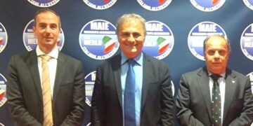 Da sinistra, nella foto: il Sen. Mario Borghese, il Sen. Ricardo Merlo, l'On. Franco Tirelli