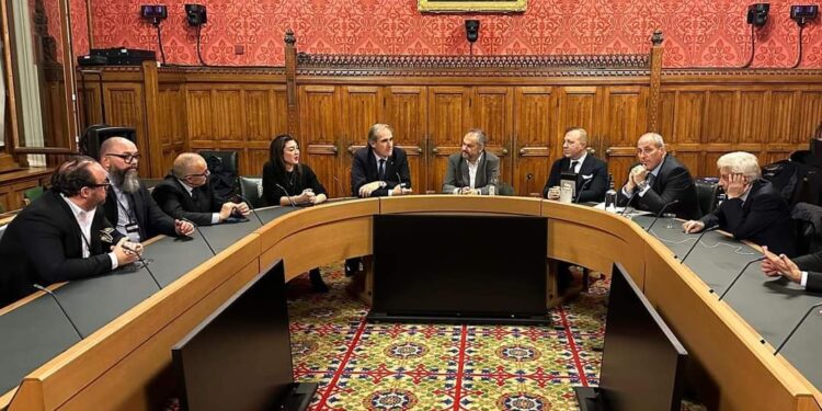 Italiani all’estero, Menia (Fdi) a Londra: “Ci prepariamo alle Europee 2024”