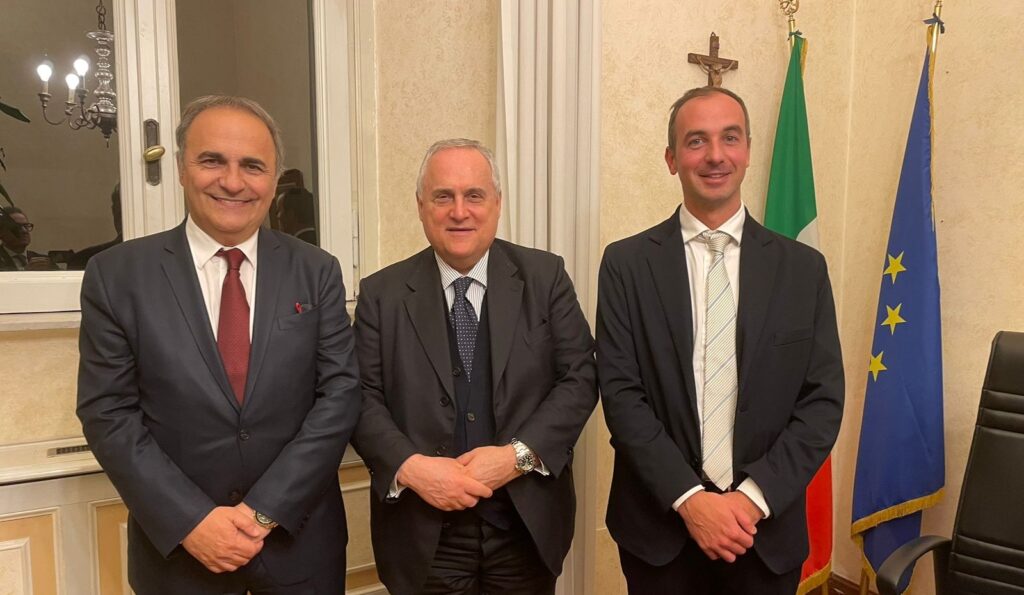 Da sinistra, nella foto: Ricardo Merlo, presidente MAIE, e i senatori Lotito e Borghese