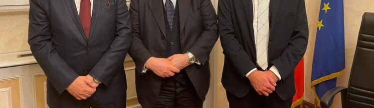 Da sinistra, nella foto: Ricardo Merlo, presidente MAIE, e i senatori Lotito e Borghese
