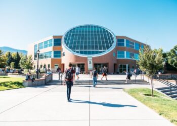 Negli USA diploma in 4 anni e laurea breve in soli 2 anni