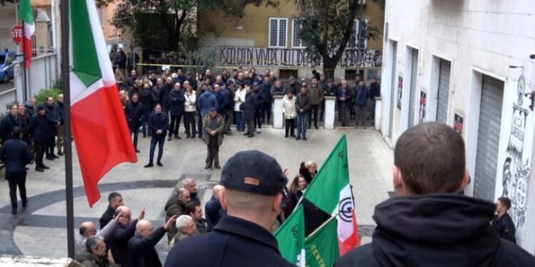 Fascismo e antifascismo. Acca Larentia, a commemorazioni anche 'presente' e saluti romani