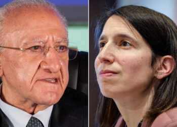 VOLGARE ATTACCO A MELONI | Perché Elly Schlein non prende le distanze da De Luca?