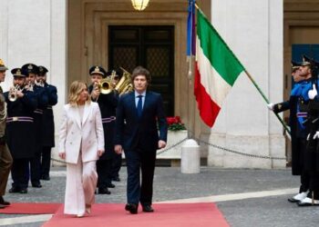 Meloni riceve Milei a Palazzo Chigi: “Tra Italia e Argentina profondo legame”