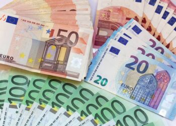 AEROPORTO FIUMICINO | Scoperto traffico illegale valute per oltre 1 milione di euro
