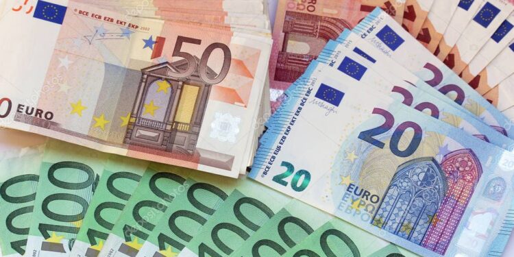 AEROPORTO FIUMICINO | Scoperto traffico illegale valute per oltre 1 milione di euro