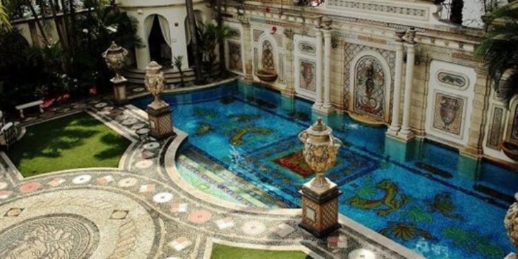 MADE IN ITALY | Versace apre a Macao il suo primo hotel in Asia