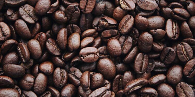 Caffeina, un "booster" d'energia: ma occhio agli effetti collaterali