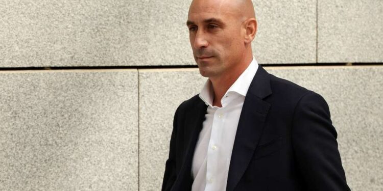 Rubiales si difende da Santo Domingo: “Soldi sul mio conto sono miei risparmi”