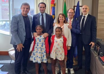 Nella foto: Dr. Pietro Bellinghieri, Dr. Roberto Gorello, le bimbe Alessandra ed Alessia, Sig.ri Enzo Nicoletti ed Annalisa Maria Lamacchia, Cav. Aldo Burzatta