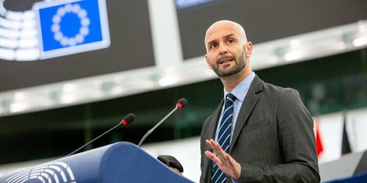 L’INTERVISTA | Procaccini: “Fdi nettamente contraria agli Stati Uniti d'Europa”