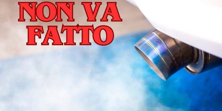 Quanto è dannoso lasciare il motore dell'auto acceso al minimo mentre si aspetta?