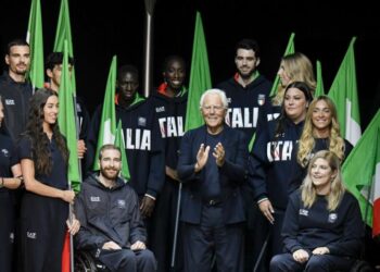 Moda Made in Italy: dal Blu Armani a Parigi a Zegna che apre a Taormina