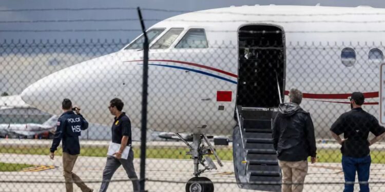 La Repubblica Dominicana si smarca dalla confisca dell’aereo di Maduro
