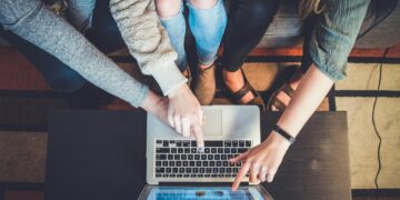Lavoro e tecnologia: ecco quali sono i nuovi mestieri creati dall'intelligenza artificiale