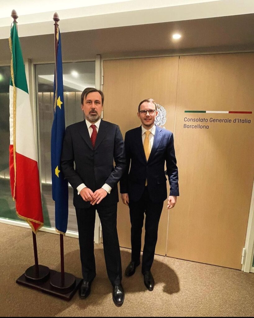BARCELLONA |  Da sinistra, nella foto, il Console Generale Emanuele Manzitti e il Console Mattia Lupini