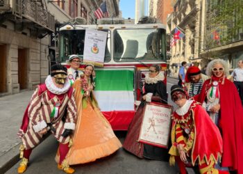 Maschere italiane sfilano a New York per il Columbus Day